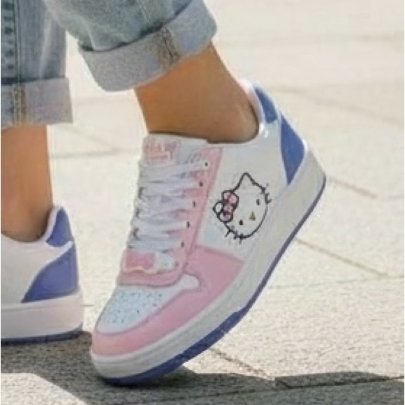 Hello Kitty White Pink & Blue Low-Top Sanrio Licensed Sneakers Size 8 NWT - Picture 5 of 16